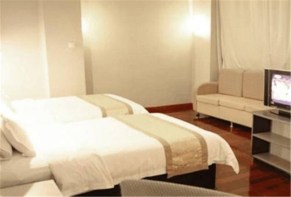 The Land Hotel Шанхай Екстериор снимка