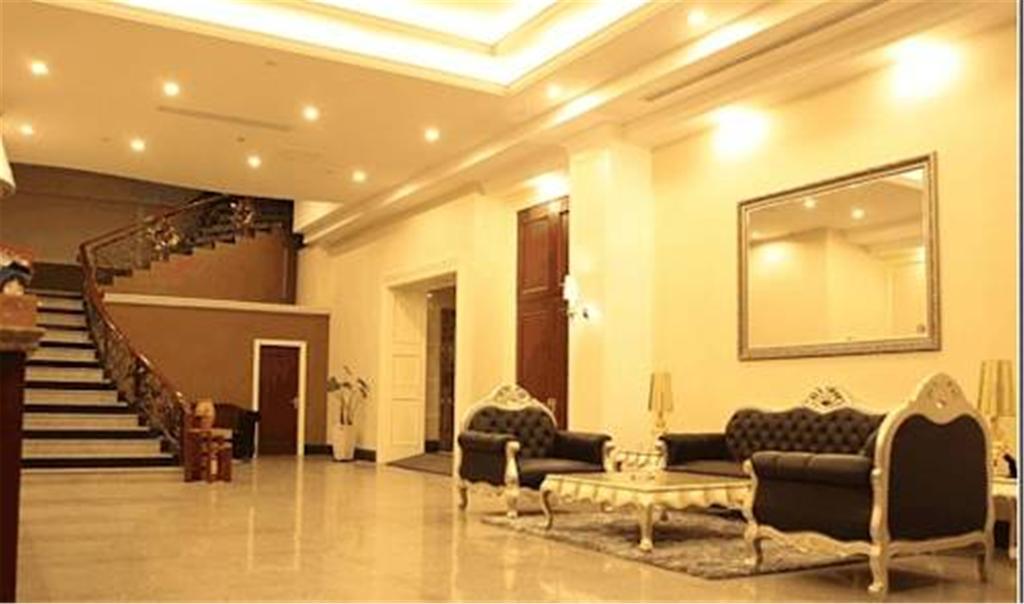 The Land Hotel Шанхай Екстериор снимка